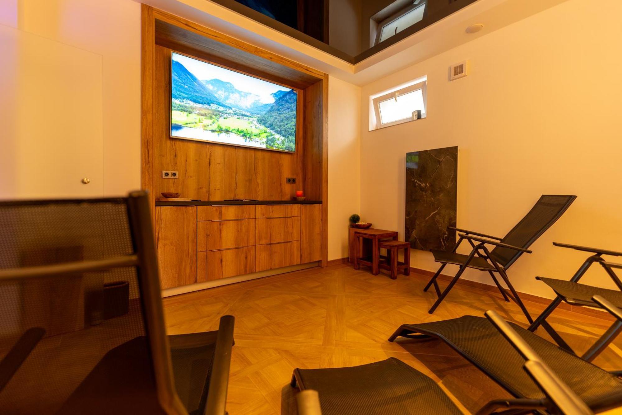 Wellness Pension Koliba Komorni Lhotka Exterior photo